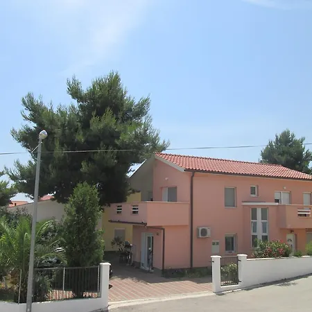 Apartment Luvi *